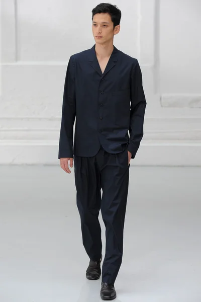 Look 28